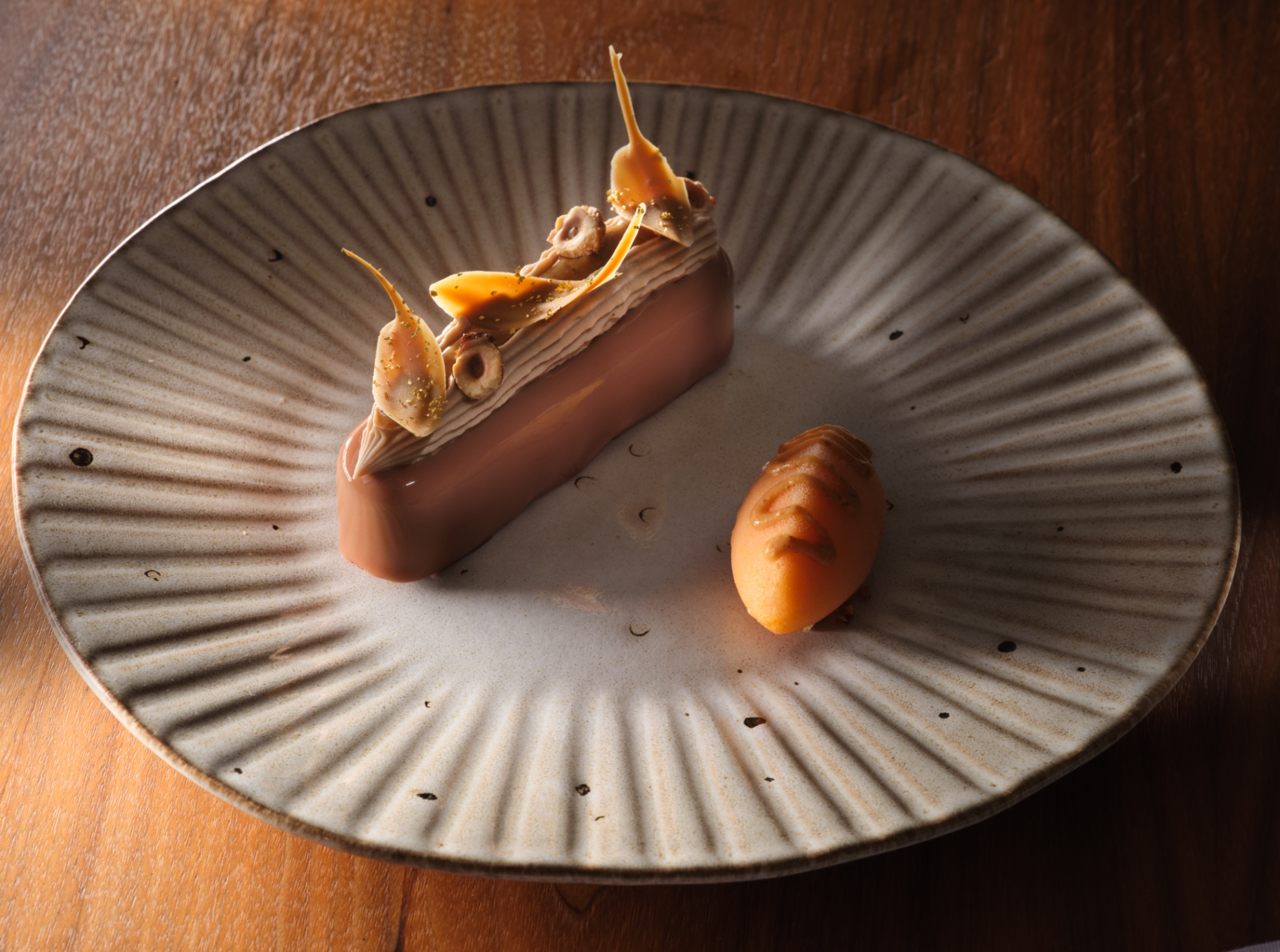 Praline Φουντουκιού — boutique pastry από τον pastry consultant Argyris Poptsios για Meli Art